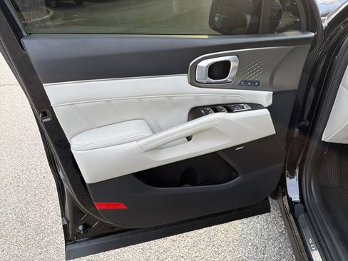 Used 2022 Kia Sorento SX image 21