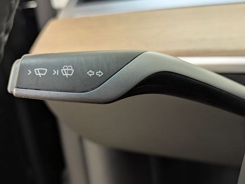 Used 2023 Tesla Model Y Long Range image 26