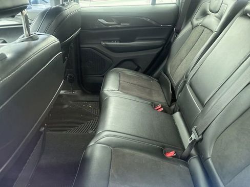 Used 2023 Jeep Grand Cherokee Altitude AWD/4WD image 11