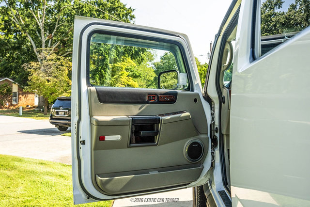 Used 2003 HUMMER H2 w/ Preferred Equipment Group AWD/4WD image 41