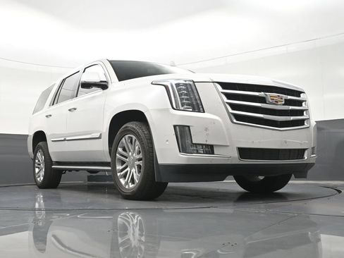 Used 2020 Cadillac Escalade 2WD image 30