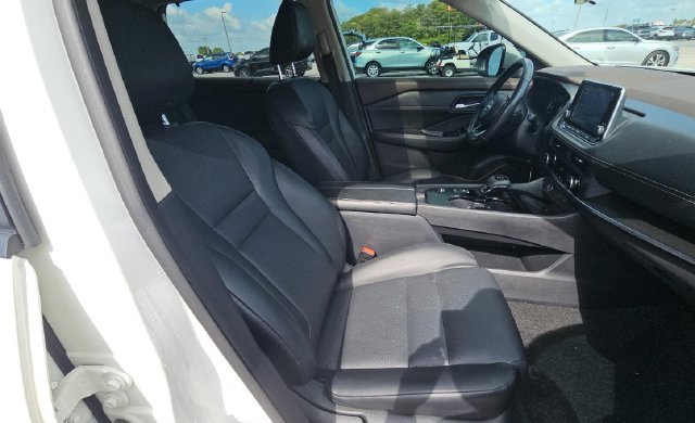 Used 2023 Nissan Rogue SV w/ SV Premium B Package FWD image 10