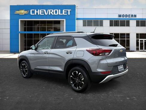 Used 2023 Chevrolet TrailBlazer LT w/ Convenience Package FWD image 3