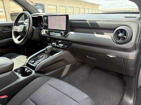 Used 2024 Chevrolet Colorado W/T image 25
