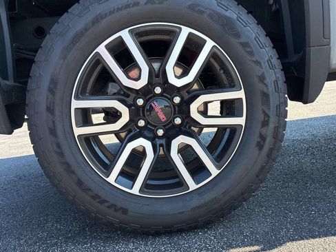 Used 2025 GMC Sierra 1500 AT4 w/ AT4 Premium Package AWD/4WD image 16