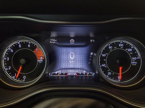 Used 2019 Jeep Cherokee Limited image 23