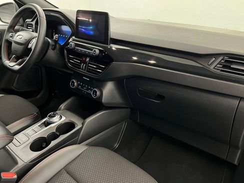 Used 2025 Ford Escape ST-Line image 25