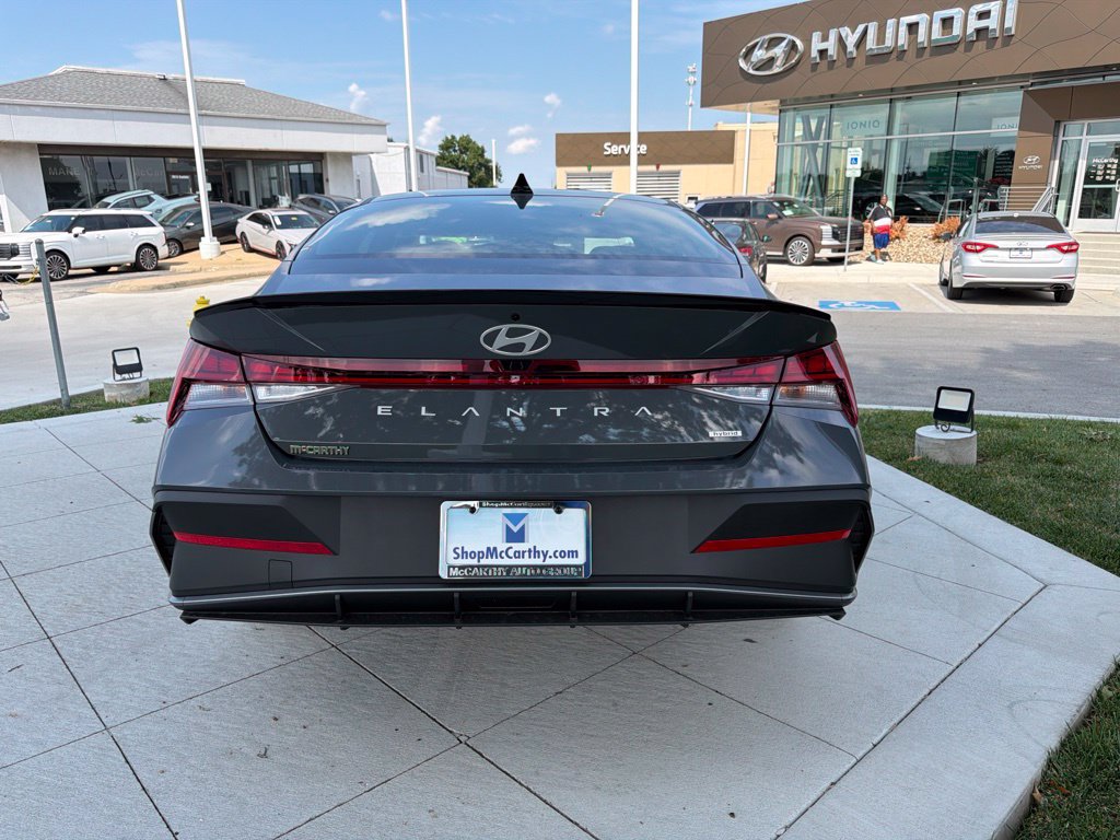 New 2026 Hyundai Elantra SEL FWD image 4