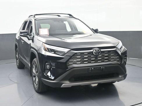 Used 2025 Toyota RAV4 Limited w/ Advanced Technology Package AWD/4WD image 9