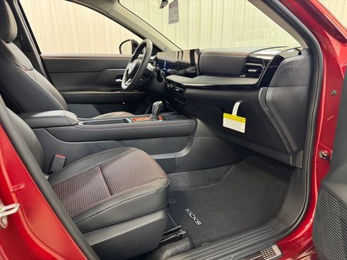 New 2026 Nissan Kicks SR w/ Illumination Package image 25