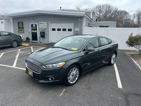 Used 2016 Ford Fusion SE w/ Equipment Group 202A FWD image 3