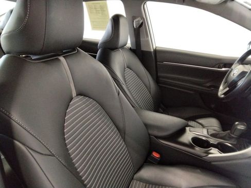 Used 2024 Toyota Camry SE image 38