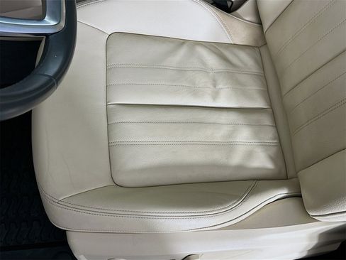 Used 2020 Audi Q5 e Premium Plus w/ Premium Plus Package image 19