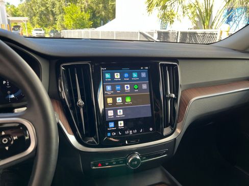 Used 2025 Volvo V60 B5 Cross Country Plus image 21