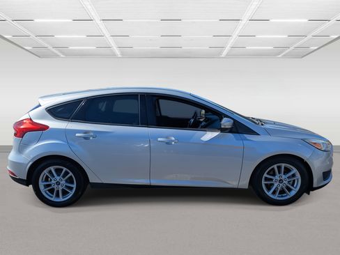 Used 2016 Ford Focus SE image 6