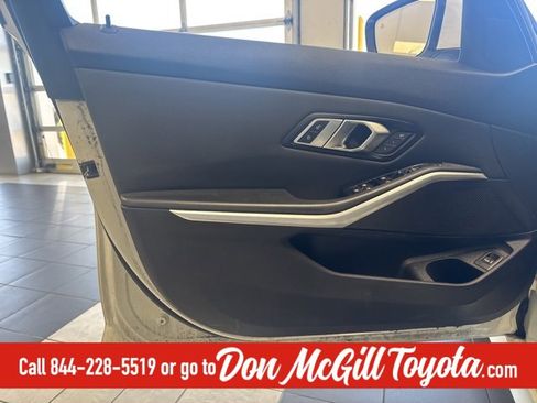 Used 2019 BMW 330i Sedan w/ Convenience Package image 11