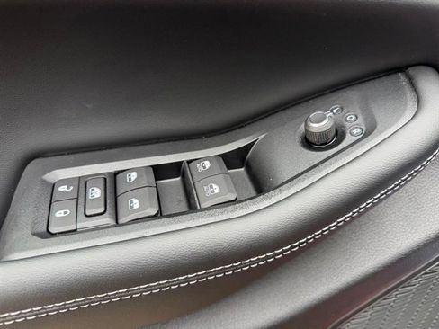 New 2025 Jeep Grand Cherokee L Limited image 21