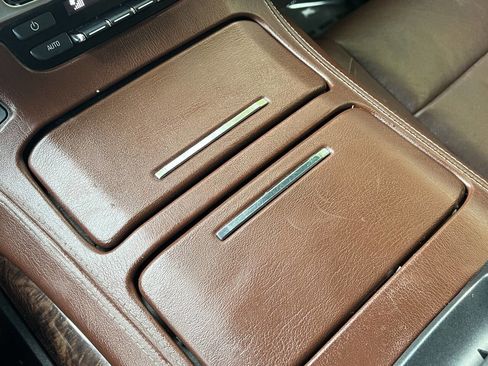 Used 2017 Chevrolet Suburban Premier image 31