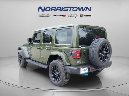 New 2024 Jeep Wrangler Sahara w/ Technology Group AWD/4WD image 3