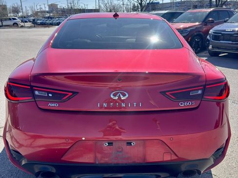 Used 2018 INFINITI Q60 Red Sport 400 w/ Pro Active Package image 4