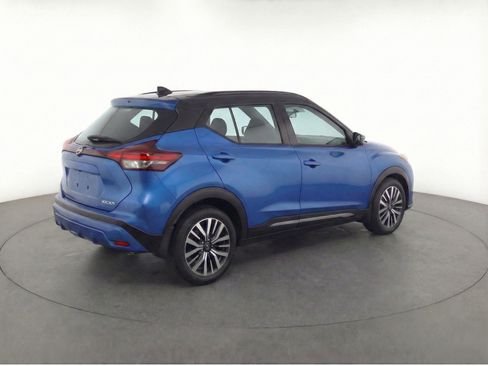 Used 2024 Nissan Kicks SV image 9