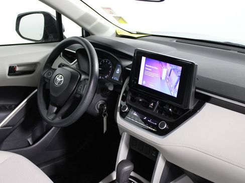 Used 2025 Toyota Corolla Cross L FWD image 16