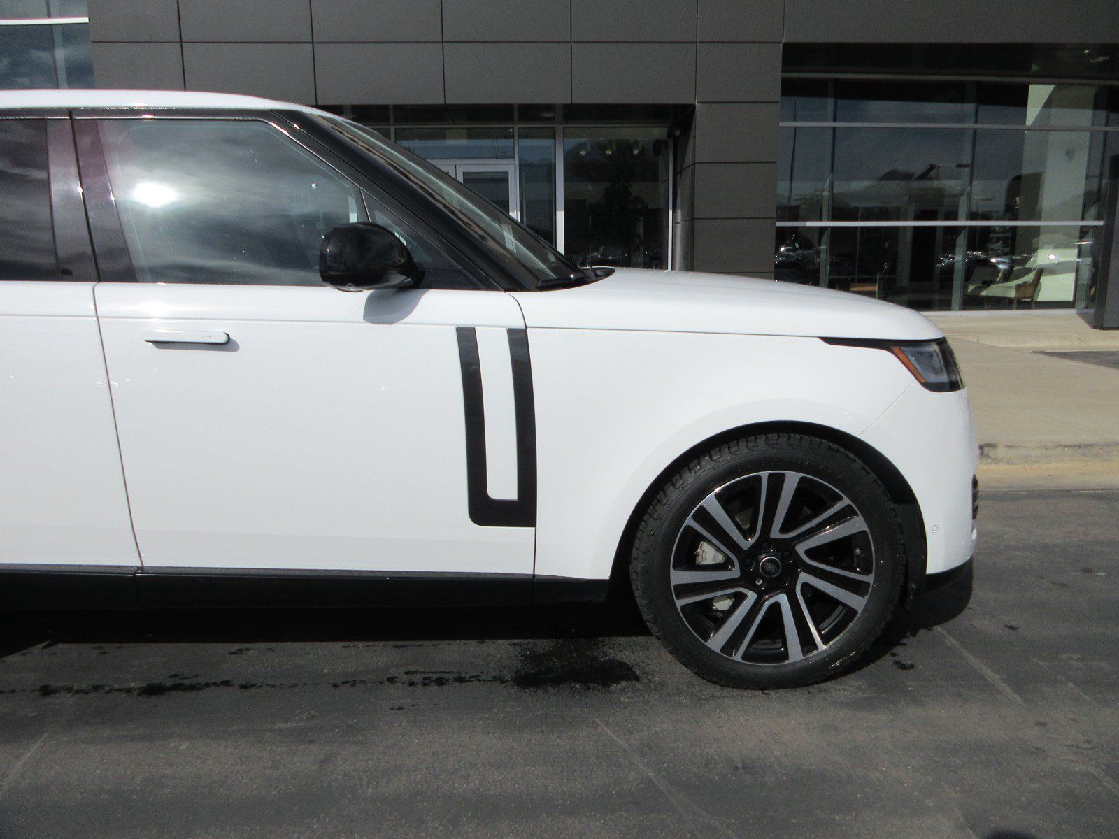 Used 2023 Land Rover Range Rover SE AWD/4WD image 11