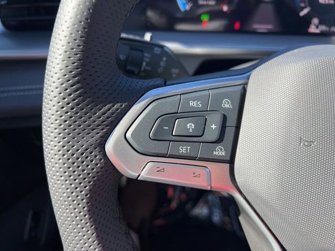 New 2025 Volkswagen Tiguan SE R-Line image 32