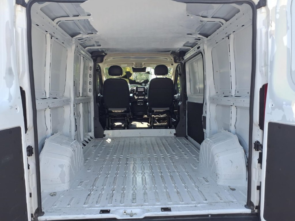 Used 2025 RAM ProMaster 2500 w/ Convenience Group FWD image 22
