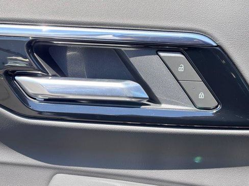 Used 2025 Chevrolet Tahoe LS RWD image 18