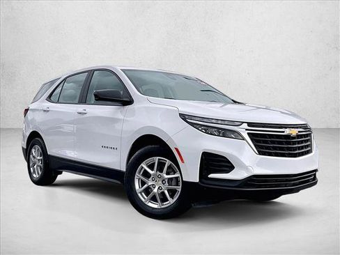 Certified 2024 Chevrolet Equinox LS FWD image 12