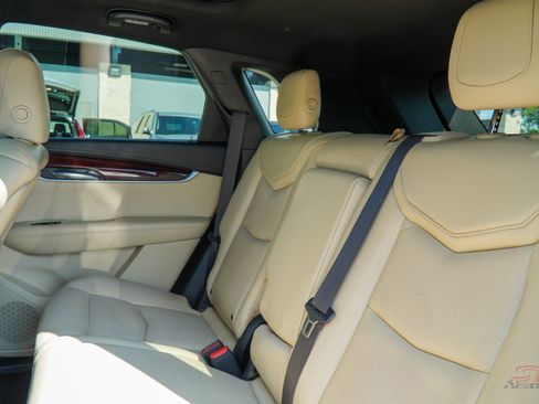 Used 2017 Cadillac XT5 Luxury w/ Driver Awareness Package image 22