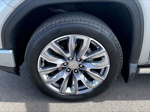Used 2024 GMC Sierra 1500 Denali AWD/4WD image 9