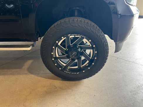 Used 2015 Chevrolet Suburban LTZ AWD/4WD image 47