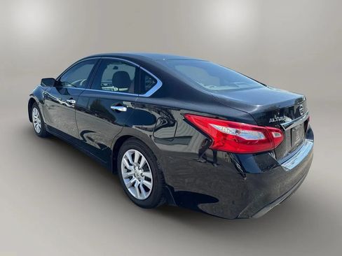 Used 2017 Nissan Altima 2.5 S w/ Power Driver Seat Package FWD image 9