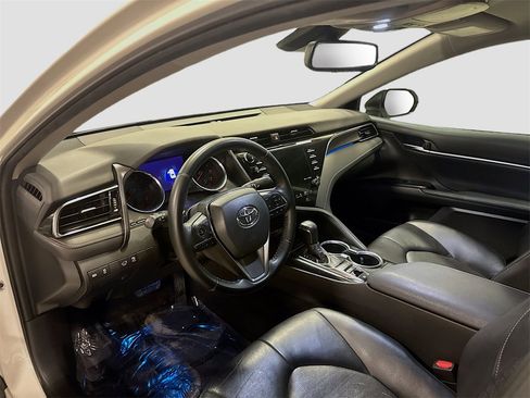 Used 2020 Toyota Camry XSE image 10