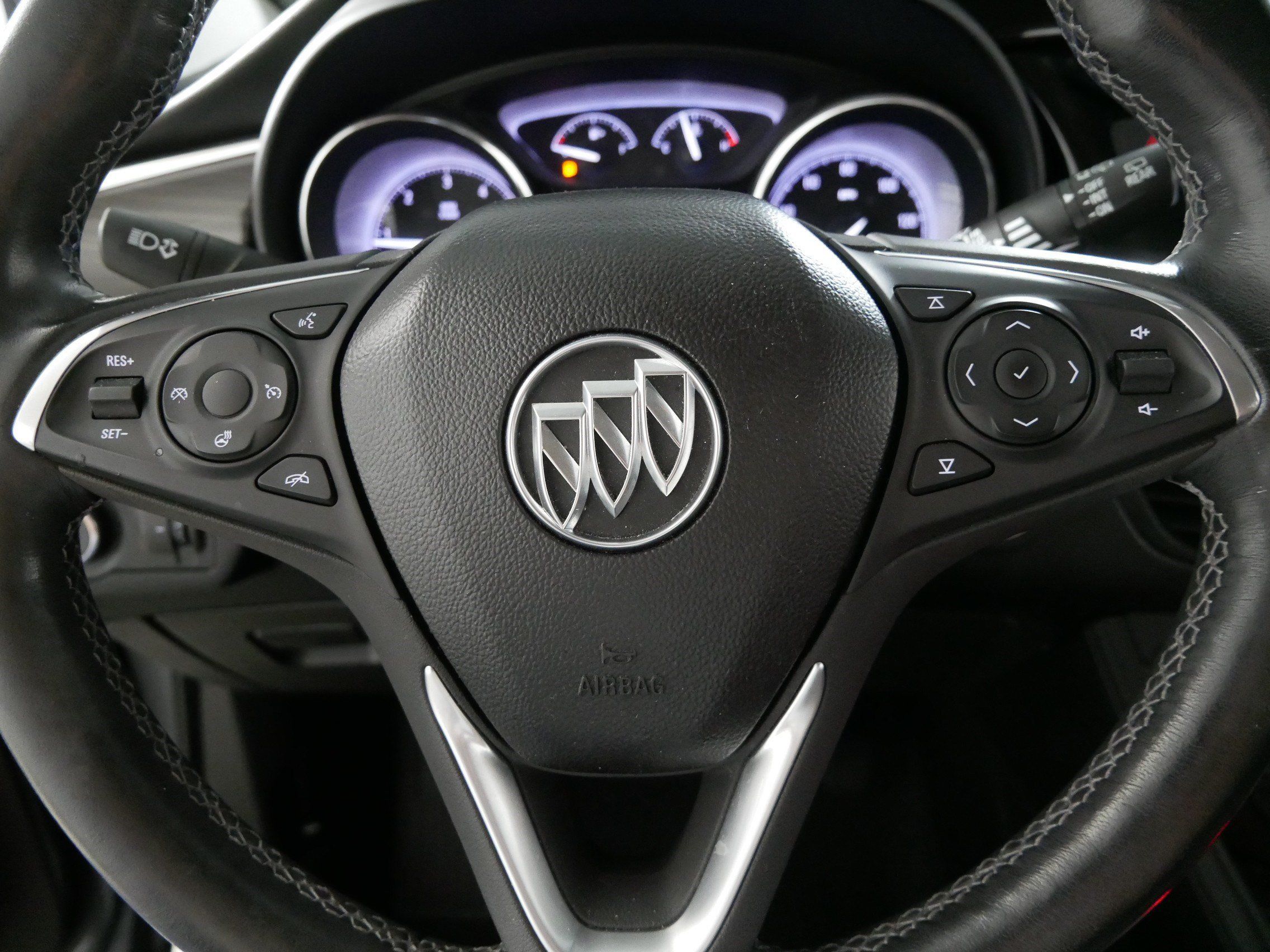 Used 2020 Buick Envision Essence FWD image 25