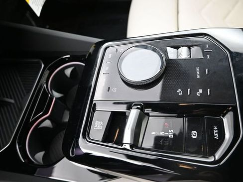 New 2026 BMW 550e xDrive image 13