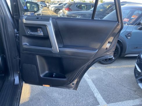 Used 2020 Toyota 4Runner SR5 image 21