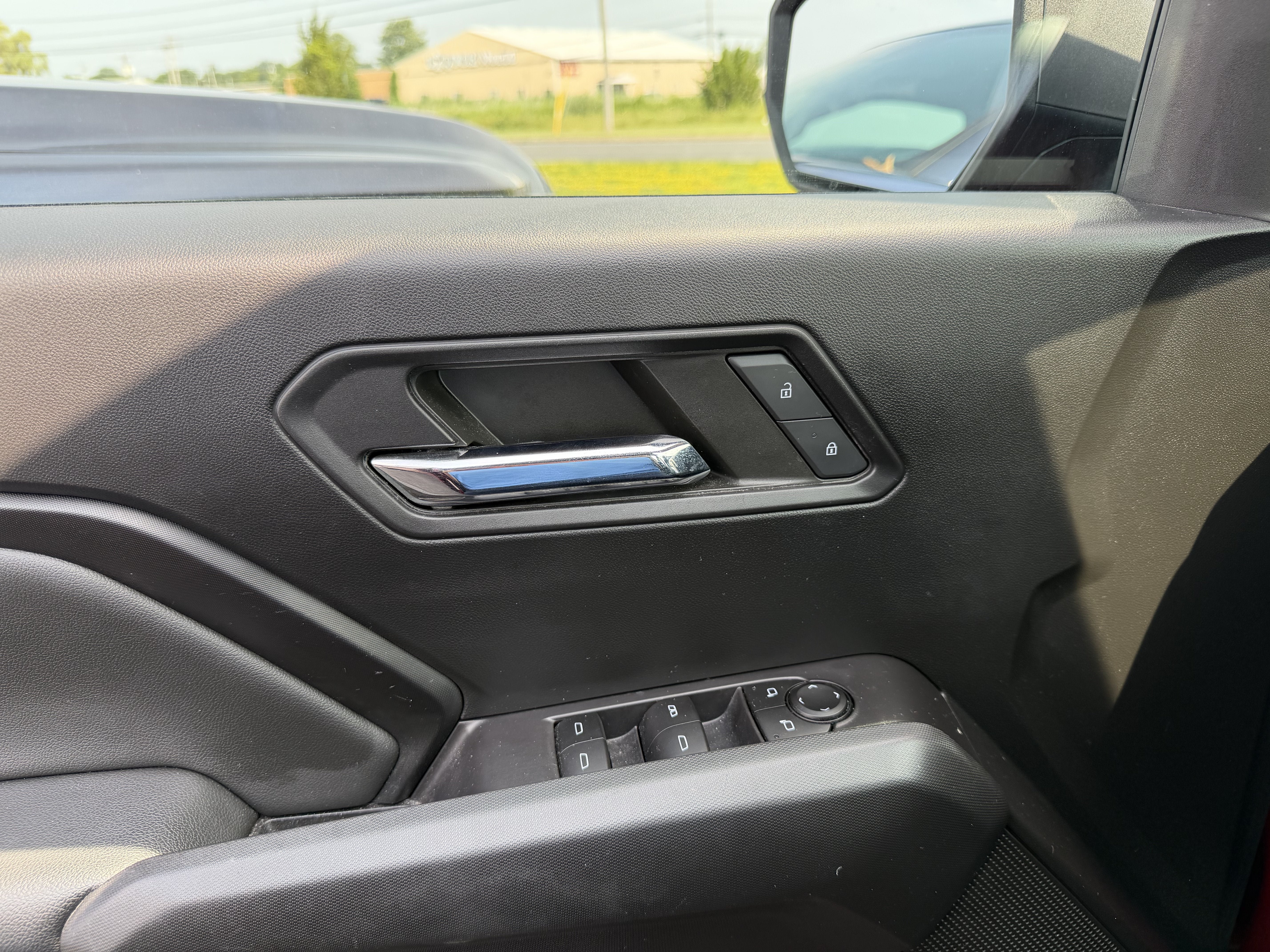 Used 2023 Chevrolet Colorado LT w/ LT Convenience Package II AWD/4WD image 15