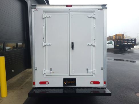 Used 2017 GMC Savana 3500 image 10