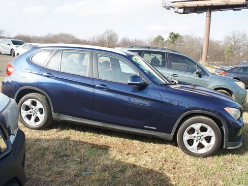 Used 2015 BMW X1 sDrive28i image 2