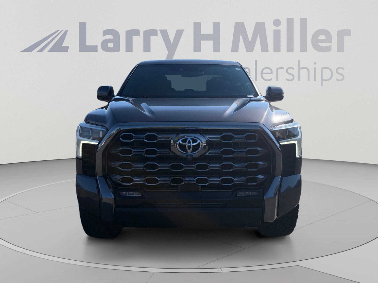 Used 2024 Toyota Tundra Platinum AWD/4WD image 8