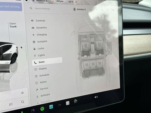 Used 2024 Tesla Model Y Long Range image 30