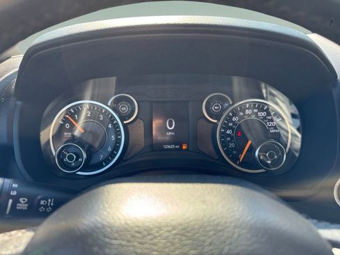 Used 2019 RAM 1500 Big Horn RWD image 15
