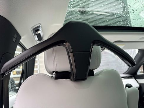 Used 2023 Land Rover Range Rover Sport SE image 18