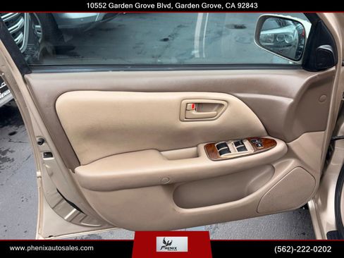 Used 2000 Toyota Camry CE image 17