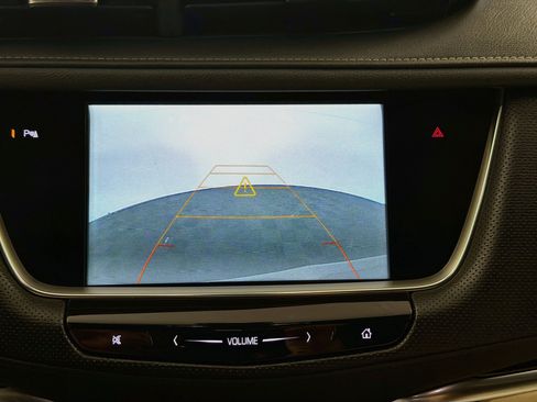 Used 2018 Cadillac XT5 FWD image 22