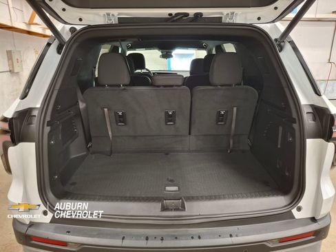 Used 2025 Chevrolet Traverse LT w/ Driver Confidence Package FWD image 18