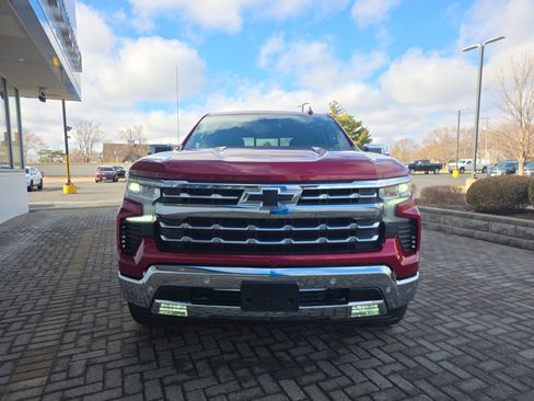 Used 2025 Chevrolet Silverado 1500 LTZ image 9